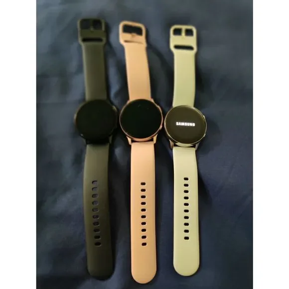 SOLD—-Samsung Watches for sale - 22 pieces - Picture 10 of 11